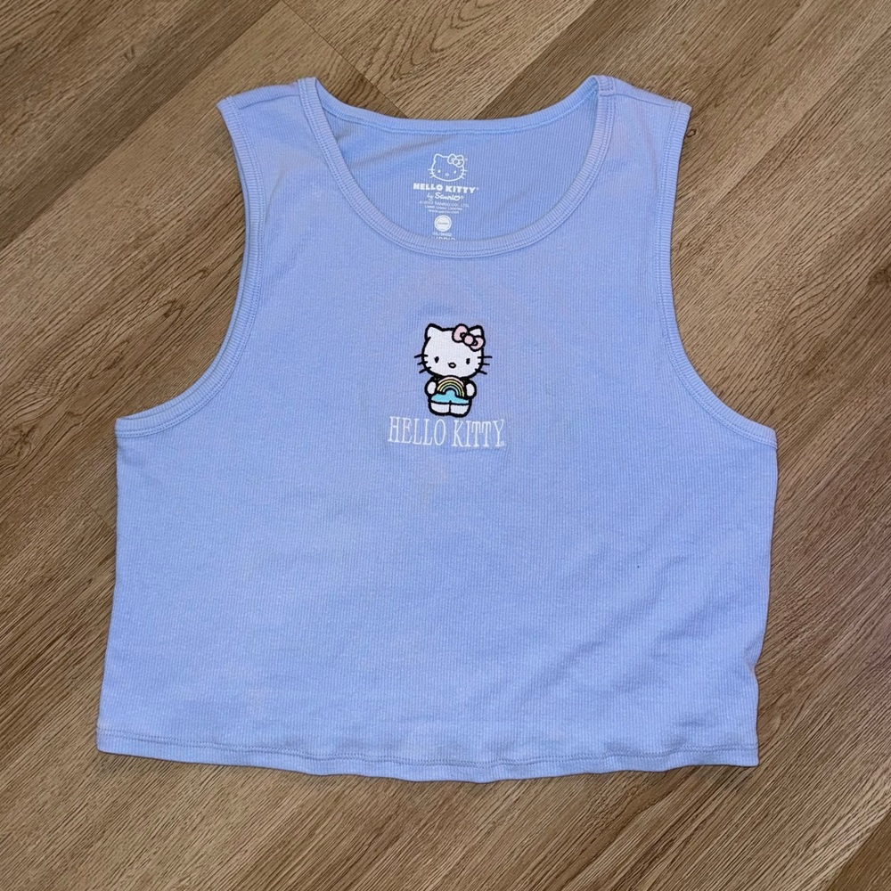 🆕NWOT HELLO KITTY Cropped Tank Top